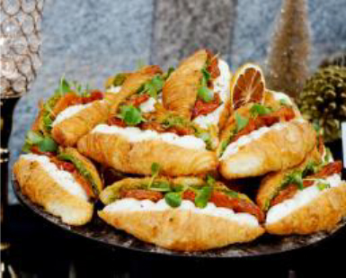 ���� �丶�� ũ��ġ�� ũ�ξƻ� ������ġ Basil Tomato Cream cheese sandwich